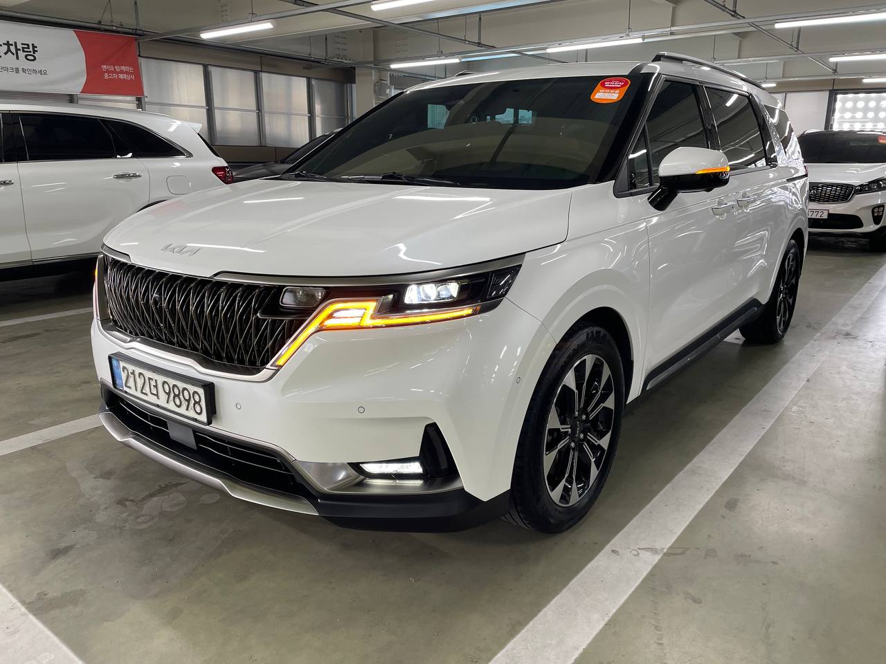 Kia Carnival 4gen 9-seater Signature