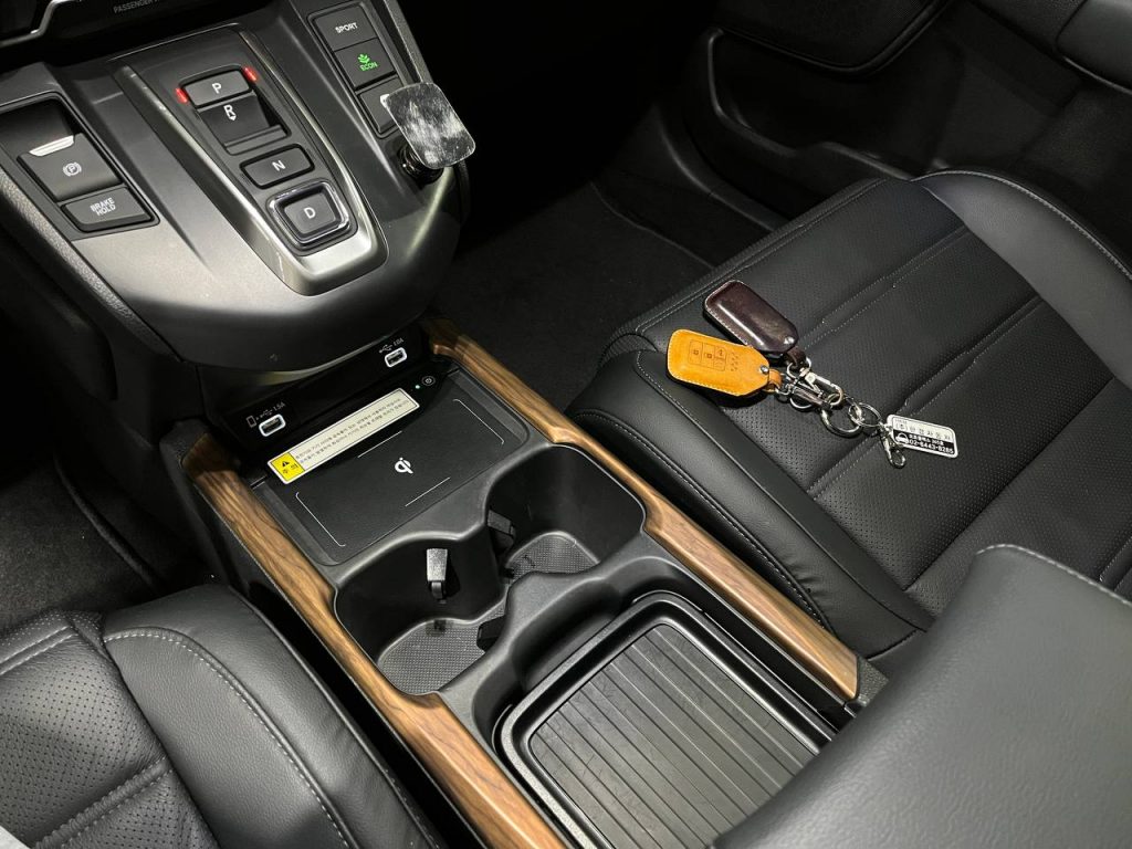 Honda CR-V 2.0/4WD Hybrid Touring