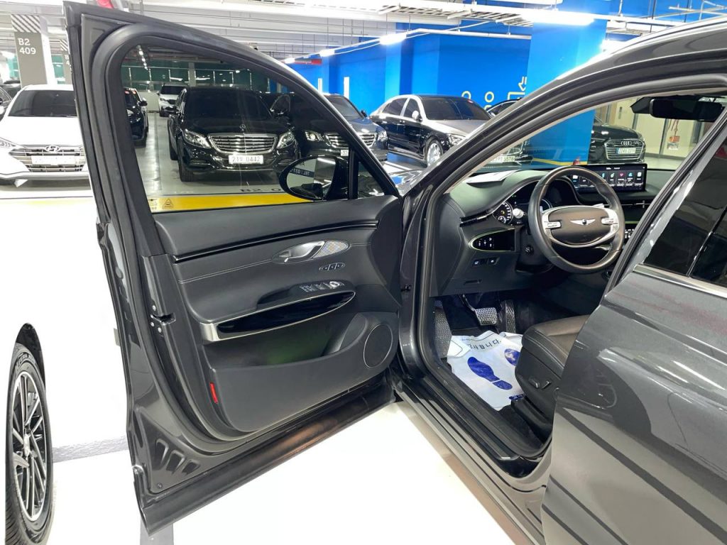 Genesis GV70 2.5T/AWD