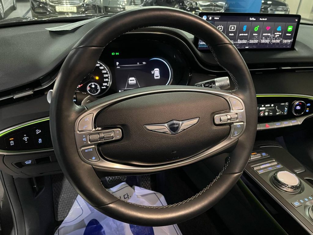 Genesis GV70 2.5T/AWD