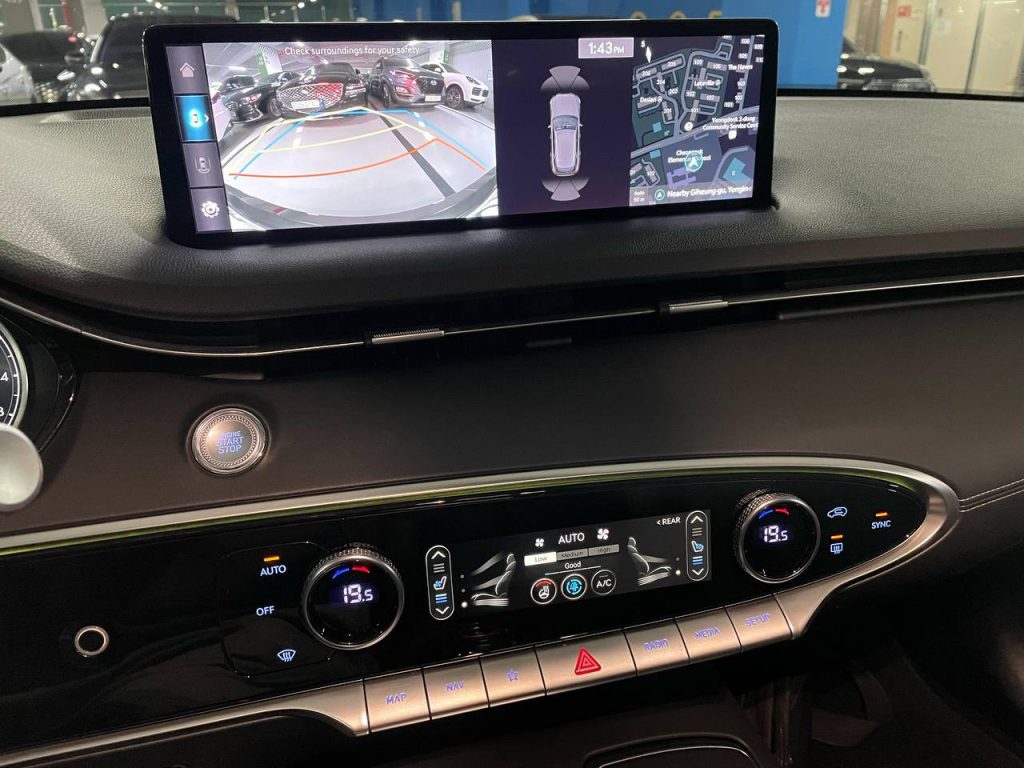 Genesis GV70 2.5T/AWD