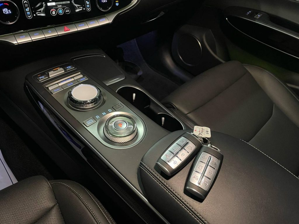 Genesis GV70 2.5T/AWD