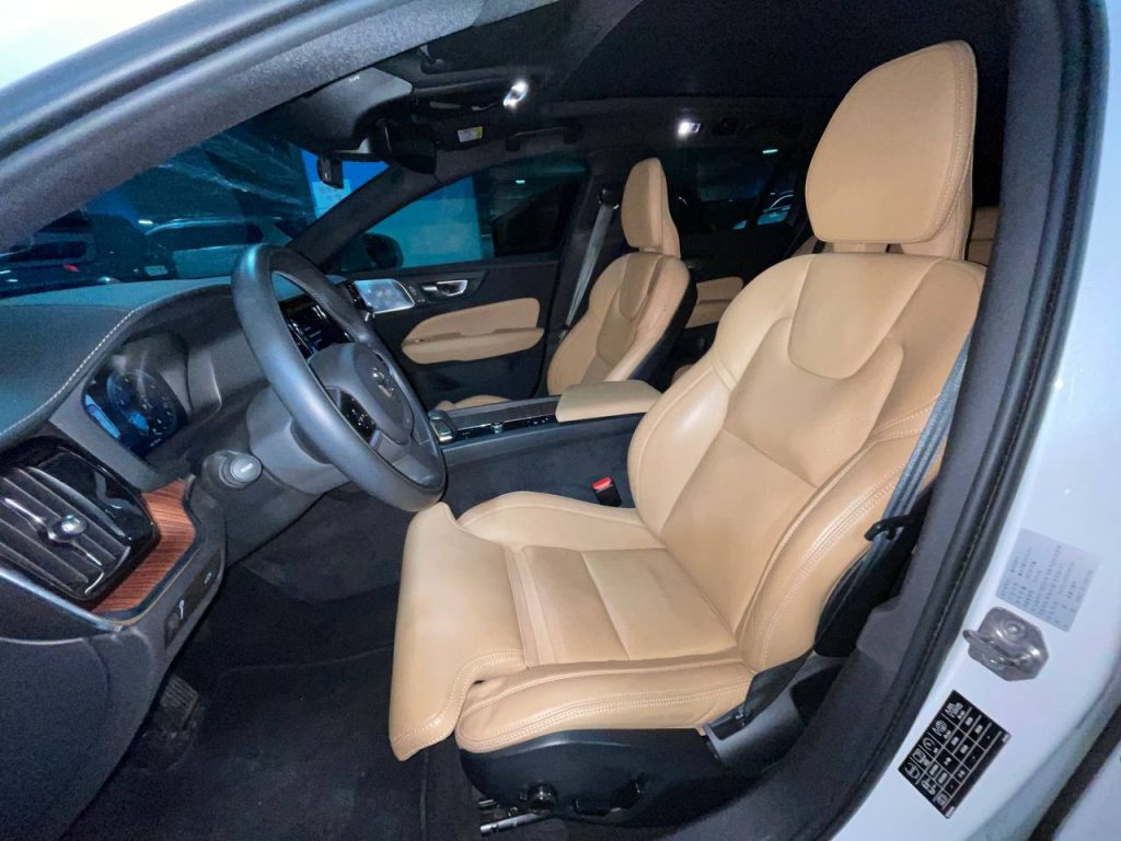 Volvo V60 Cross Country B5 Pro AWD