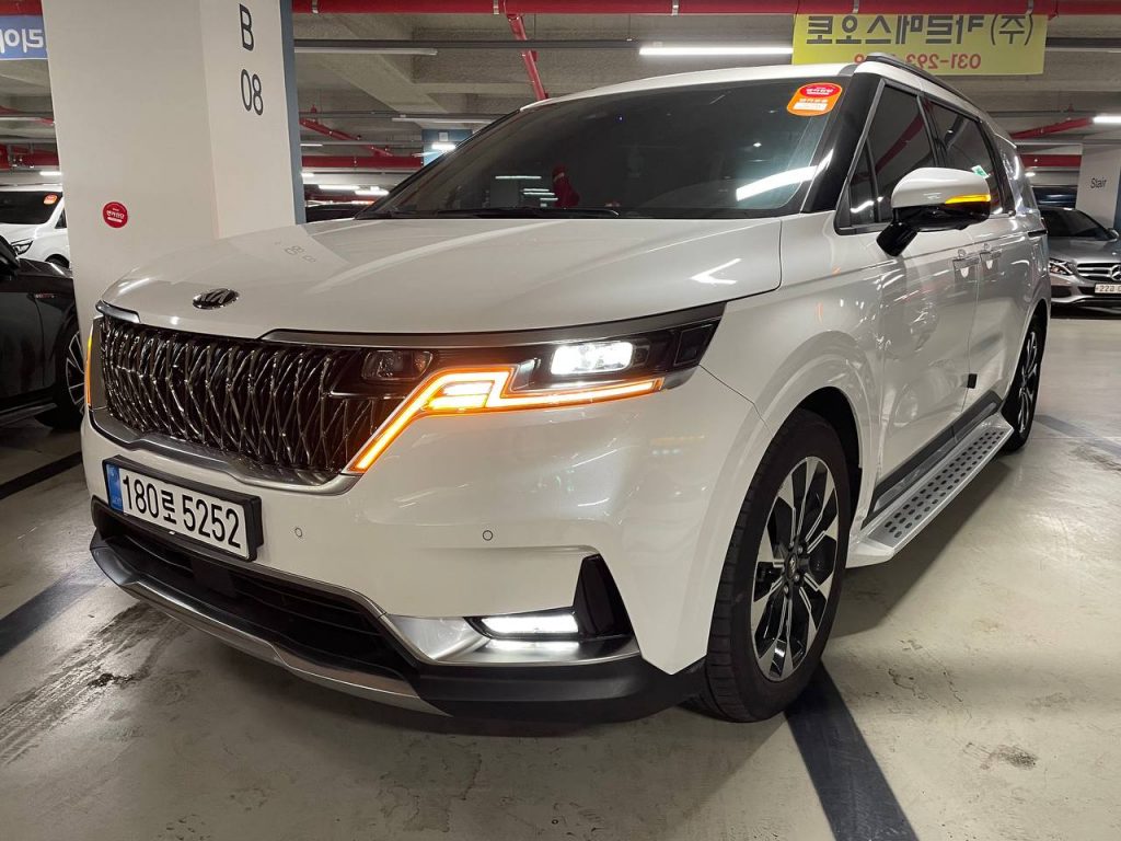 Kia Carnival 4gen 7-seater Signature