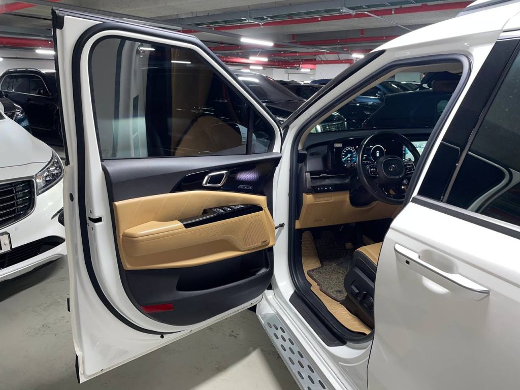 Kia Carnival 4gen 7-seater Signature
