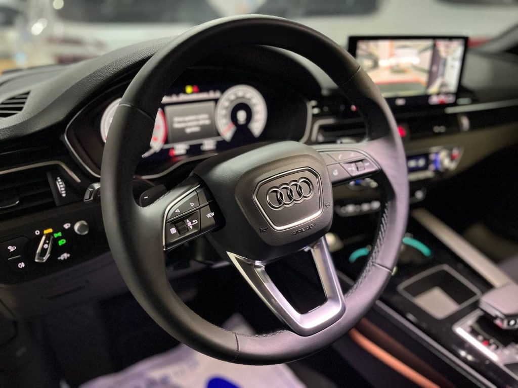 Audi A4 (B9) 40 TFSI Premium