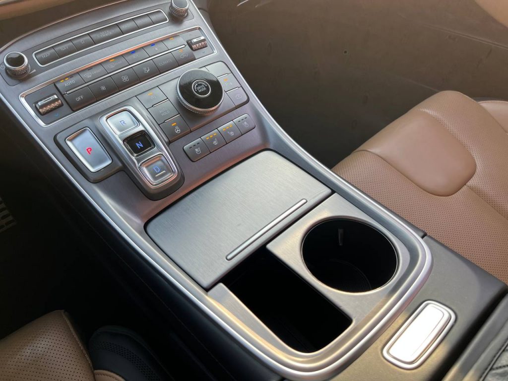Hyundai The New Santafe 2.2/2WD Calligraphy