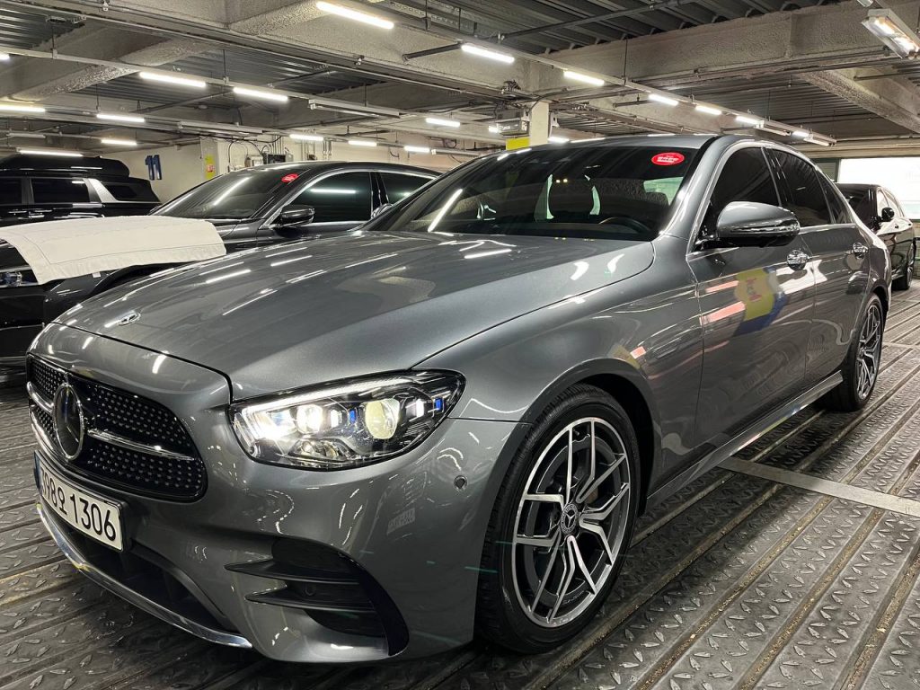 Mercedes-Benz E-class W213 E220d 4MATIC AMG Line