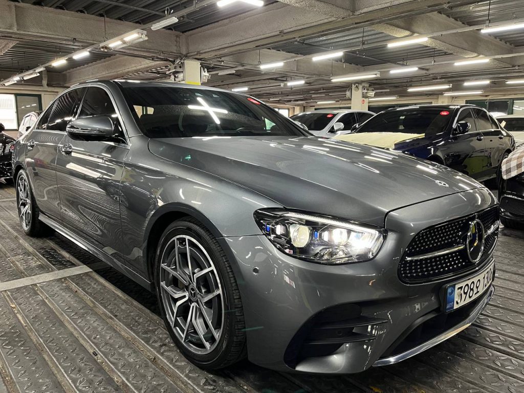 Mercedes-Benz E-class W213 E220d 4MATIC AMG Line
