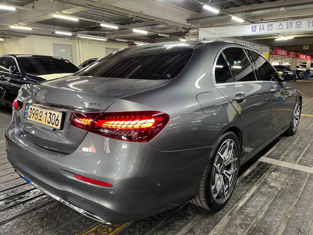Mercedes-Benz E-class W213 E220d 4MATIC AMG Line