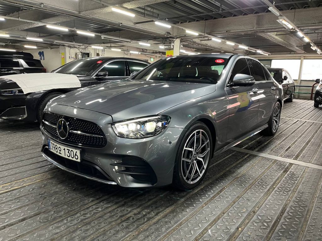 Mercedes-Benz E-class W213 E220d 4MATIC AMG Line