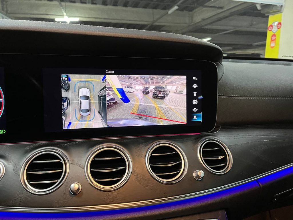 Mercedes-Benz E-class W213 E220d 4MATIC AMG Line