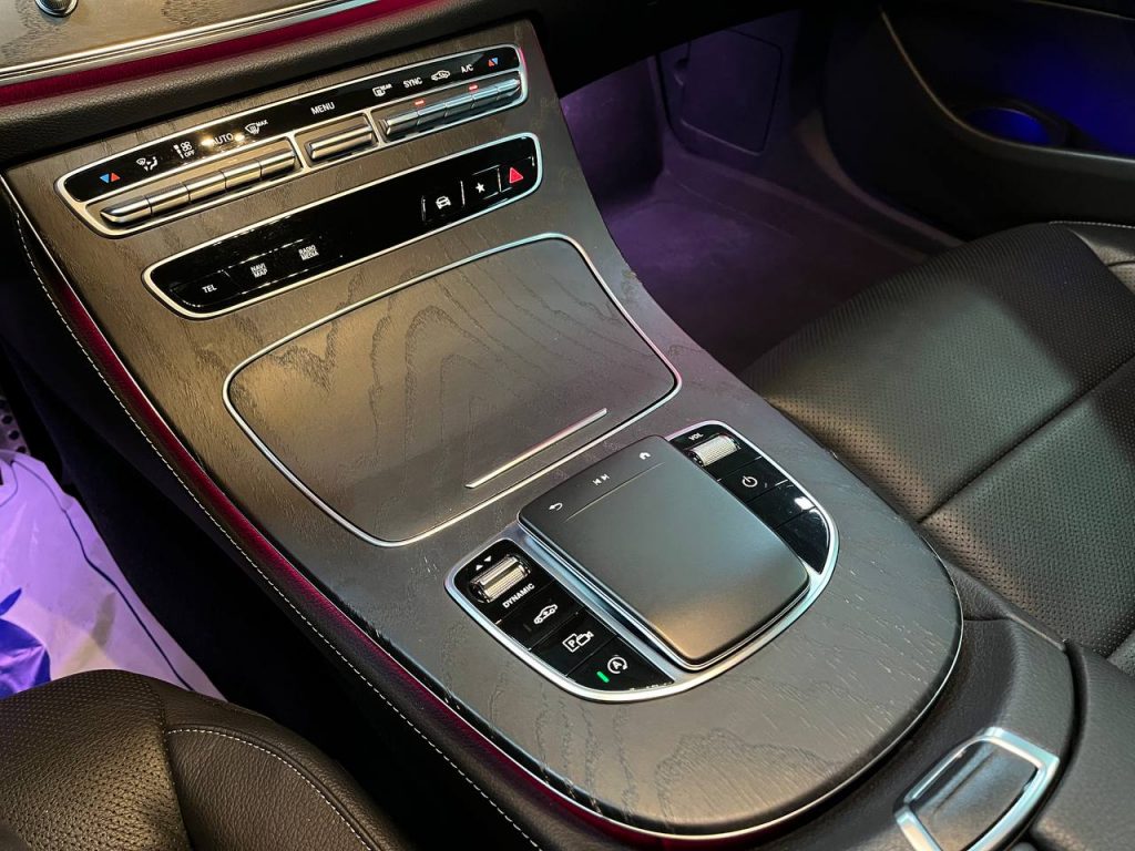 Mercedes-Benz E-class W213 E220d 4MATIC AMG Line