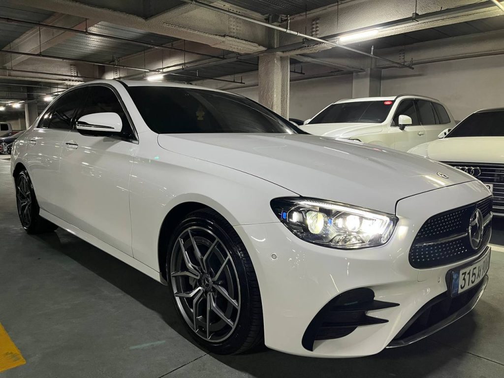 Mercedes-Benz E-class W213 E220d AMG Line 4Matic