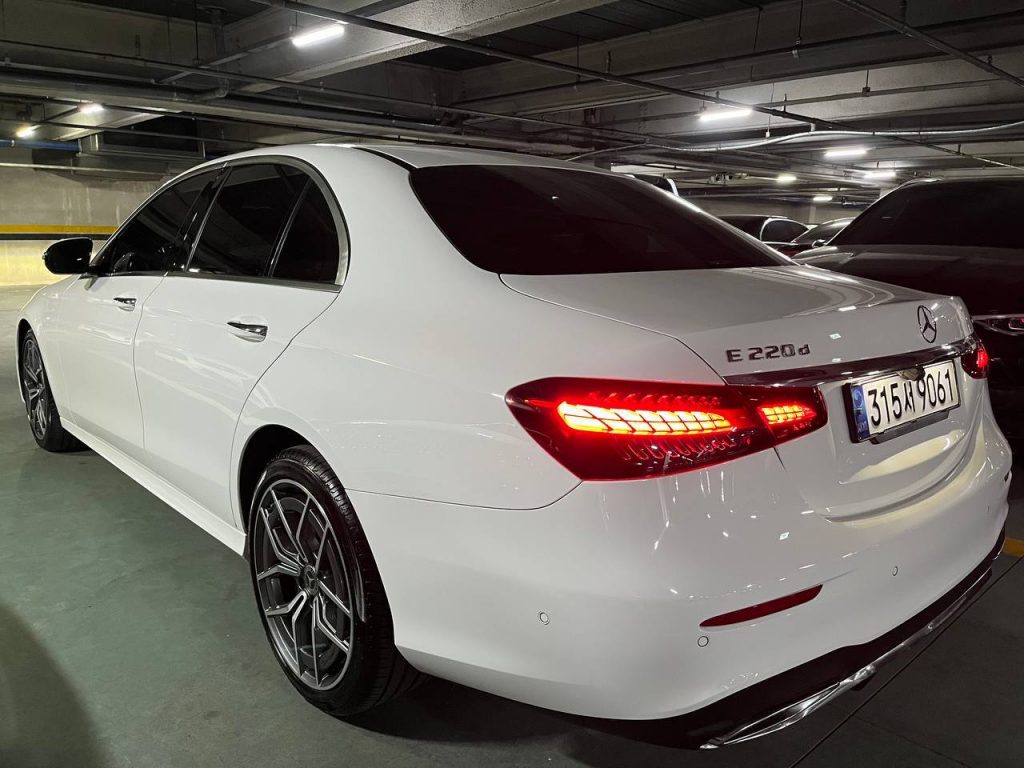 Mercedes-Benz E-class W213 E220d AMG Line 4Matic