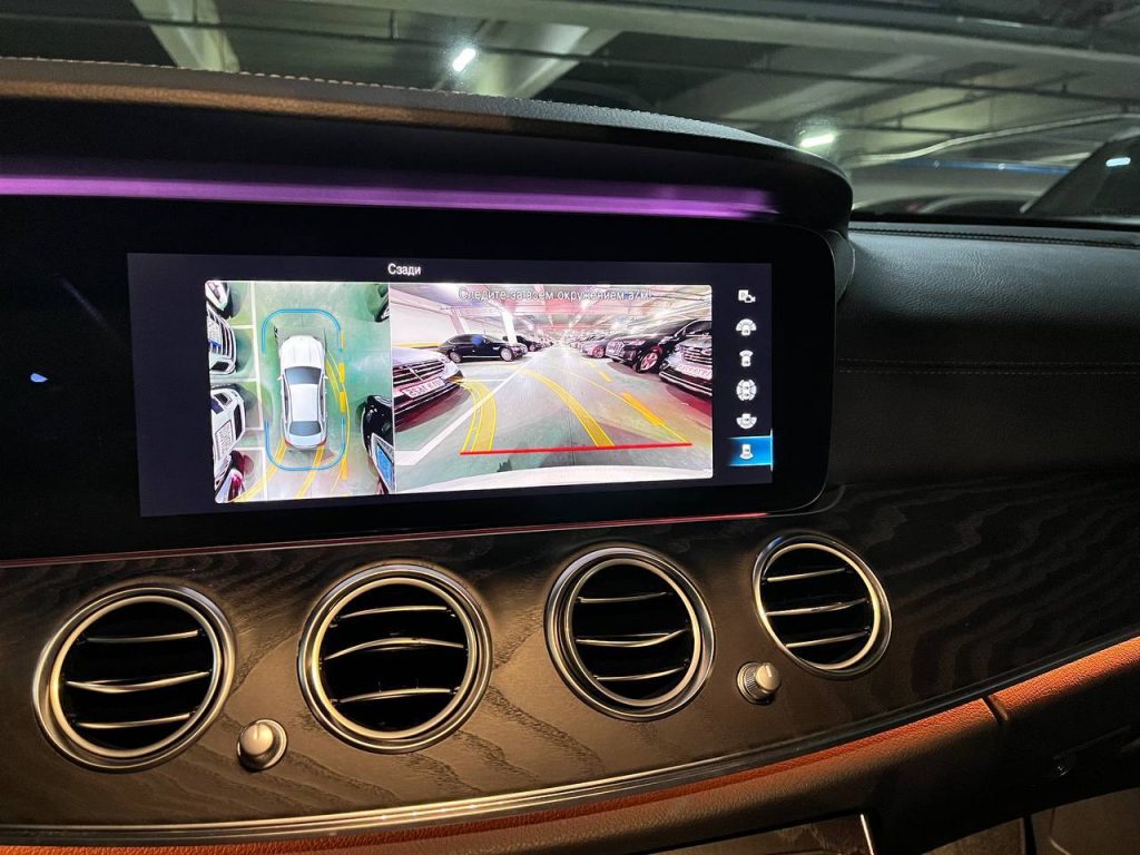 Mercedes-Benz E-class W213 E220d AMG Line 4Matic