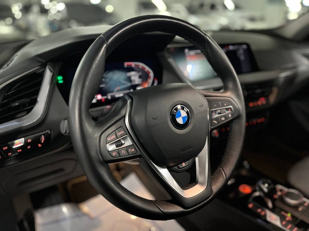 BMW 1 (F40) 120i Sport