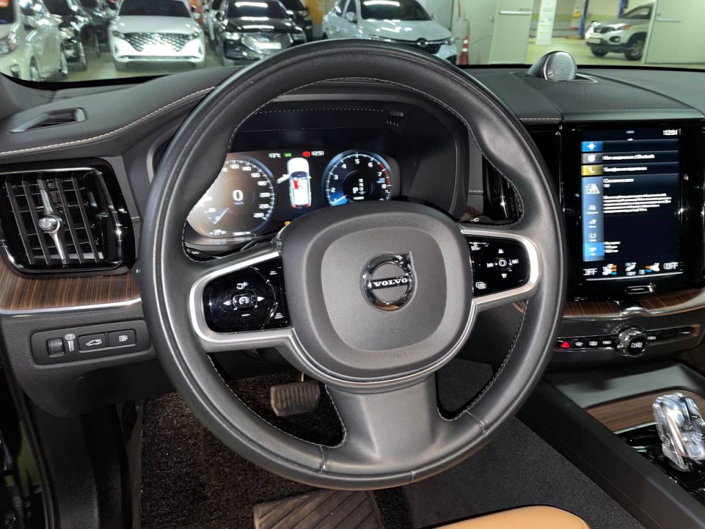 Volvo XC60 2 gen T8 Inscription
