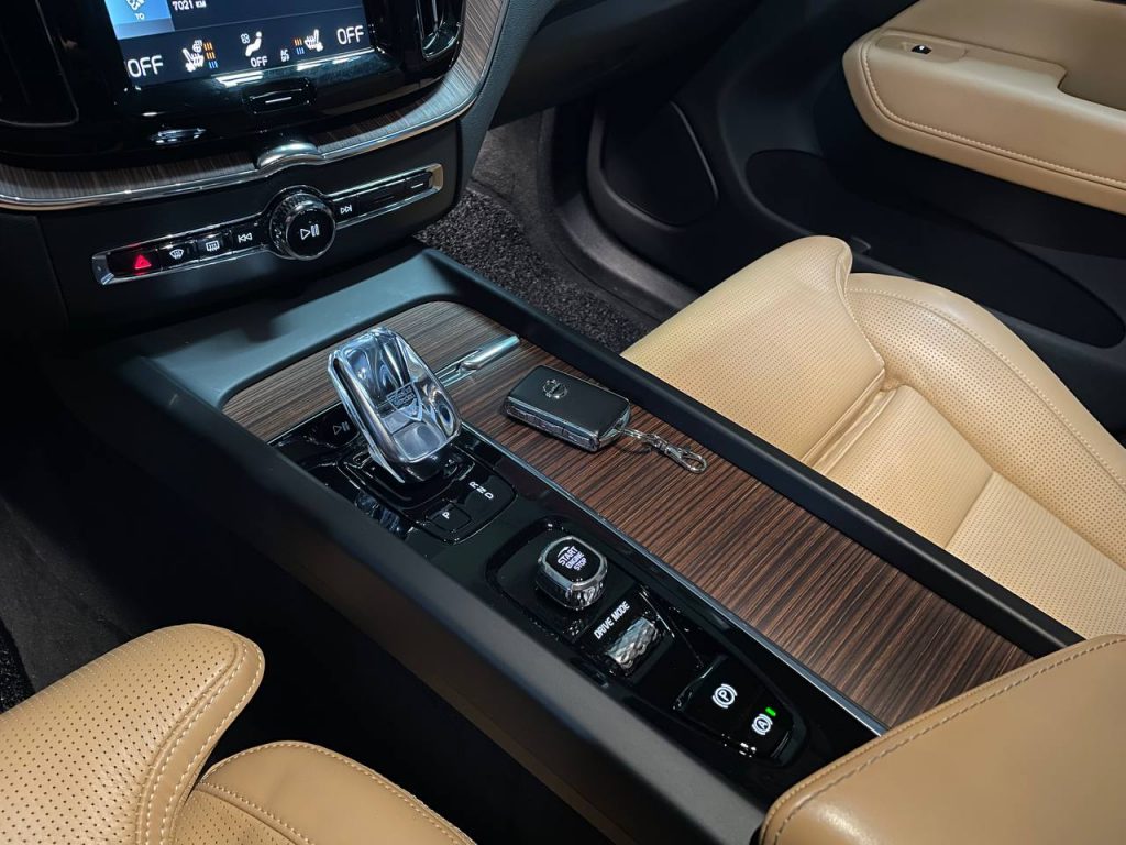 Volvo XC60 2 gen T8 Inscription