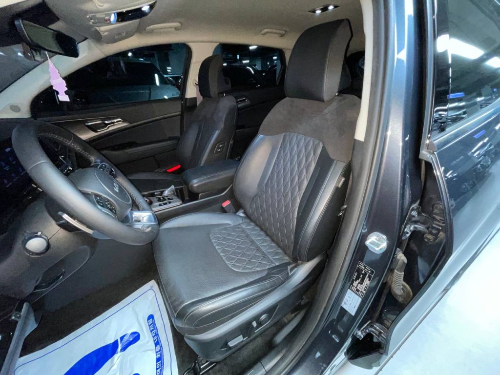 Kia Sportage 5gen. 1.6T/2WD Signature Gravity
