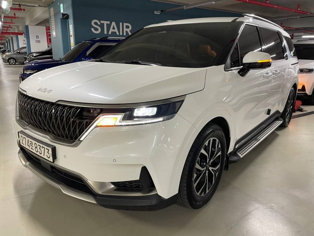 Kia Carnival 4 gen. 9-seater Noblesse