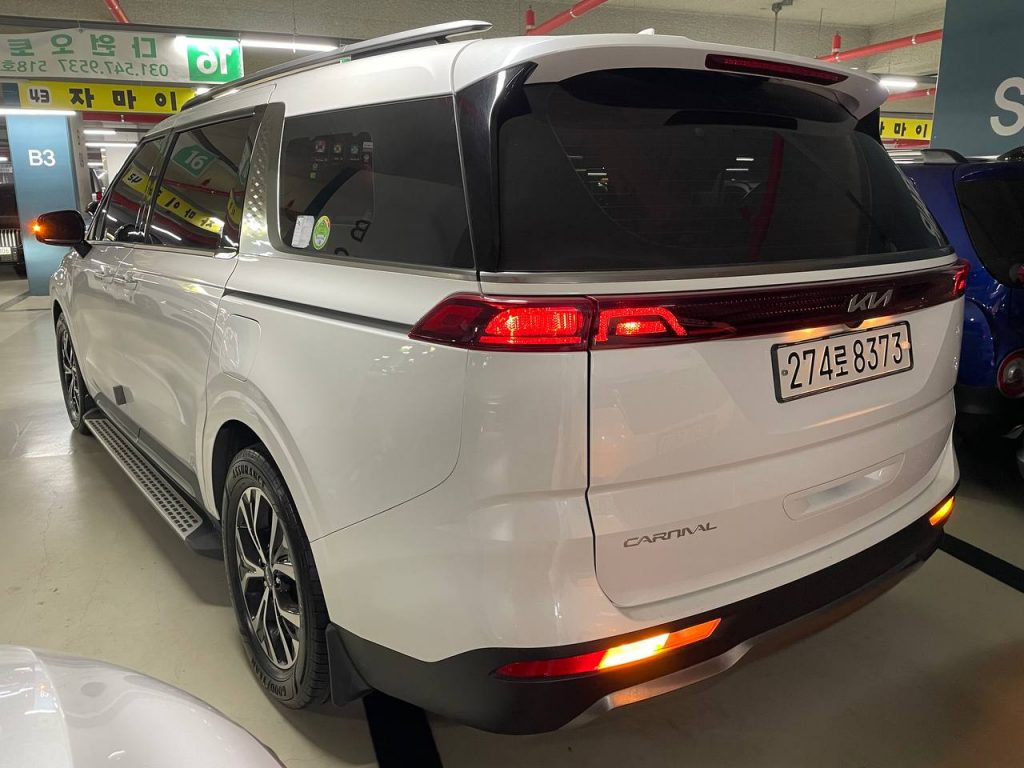 Kia Carnival 4 gen. 9-seater Noblesse