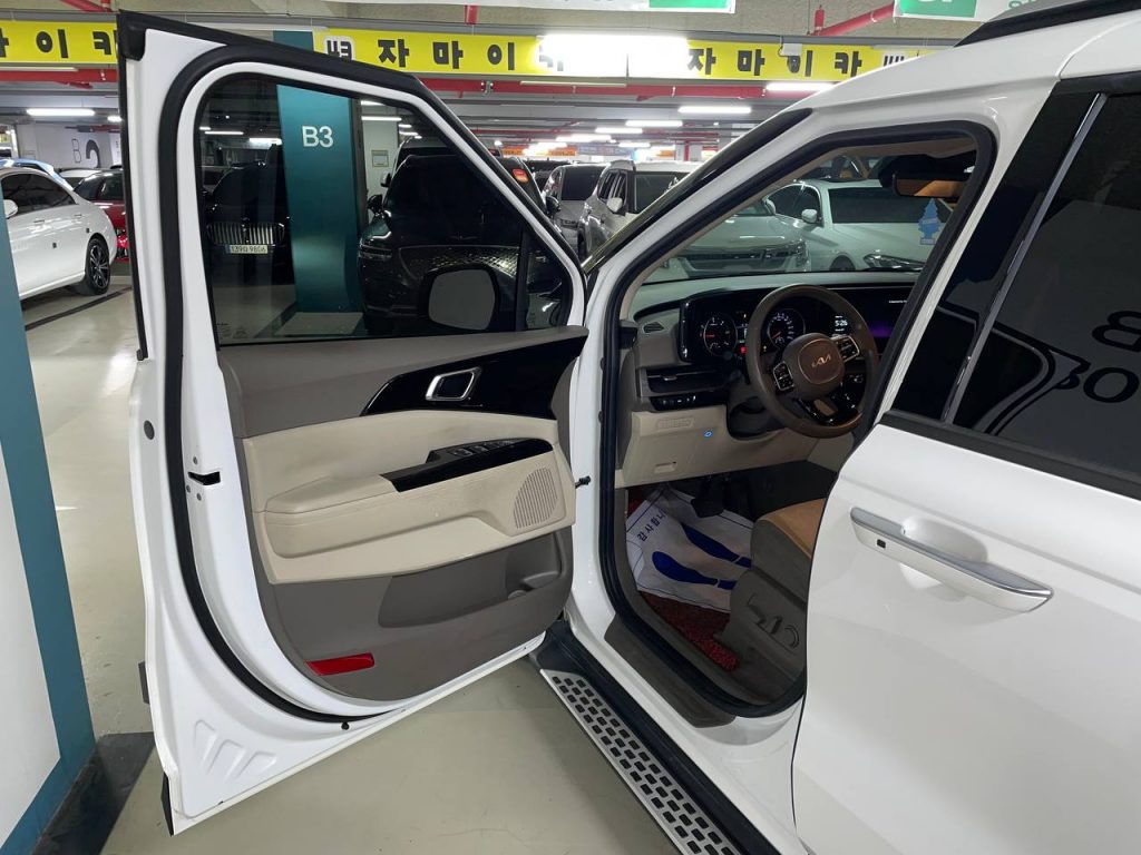 Kia Carnival 4 gen. 9-seater Noblesse
