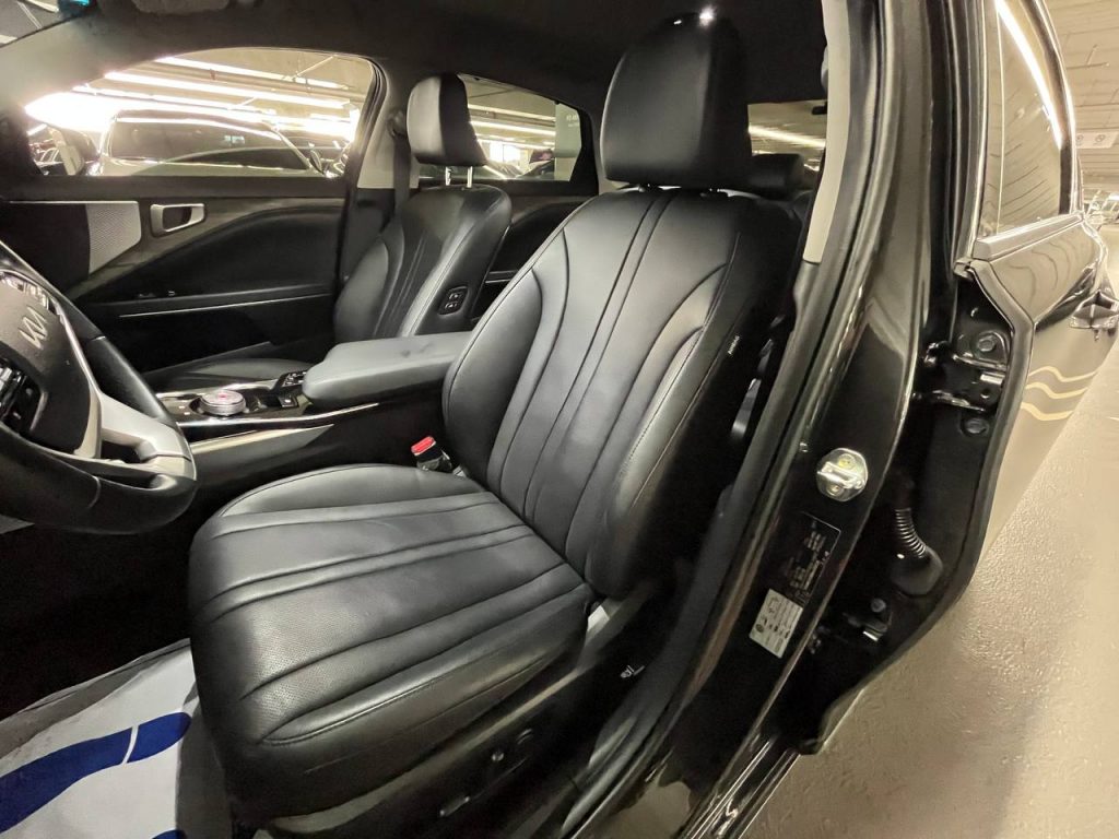 Kia K8 2.5/2WD Noblesse