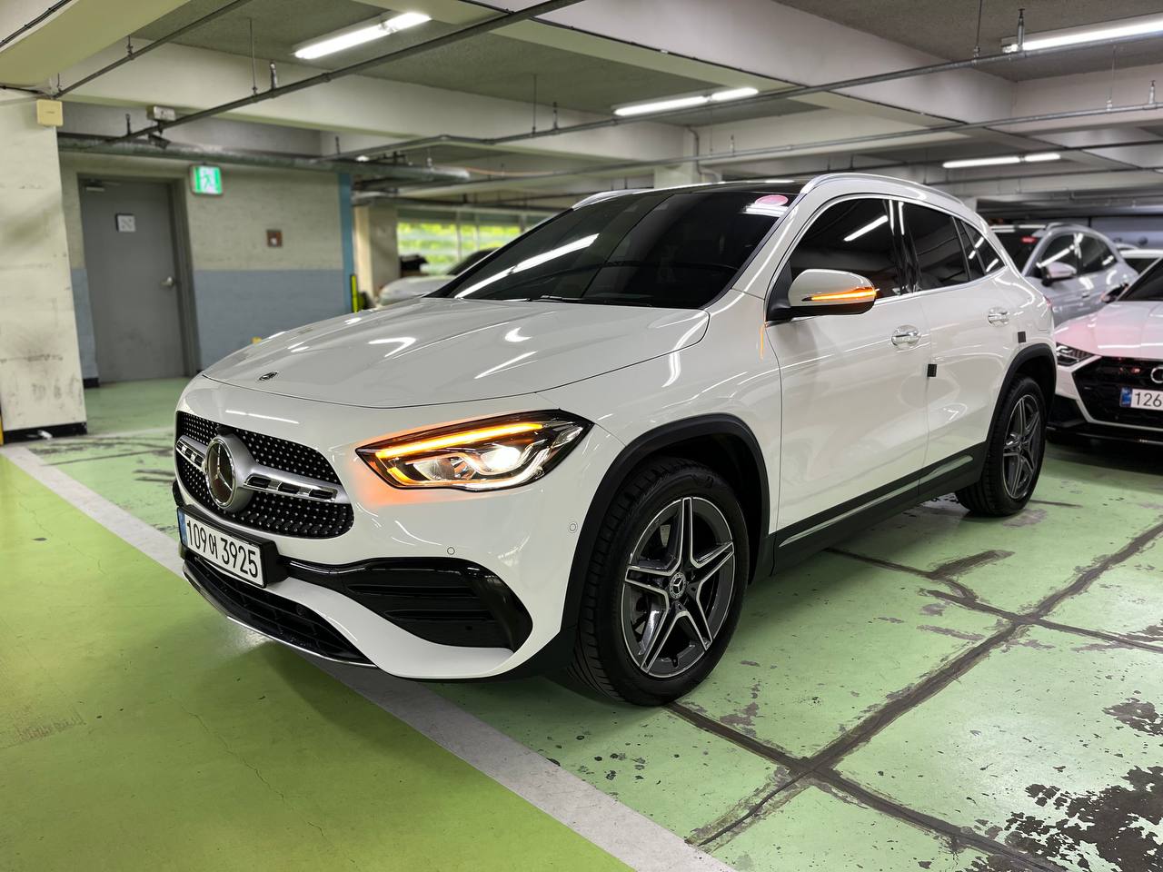 Mercedes Benz GLA-class H247 GLA250 4MATIC