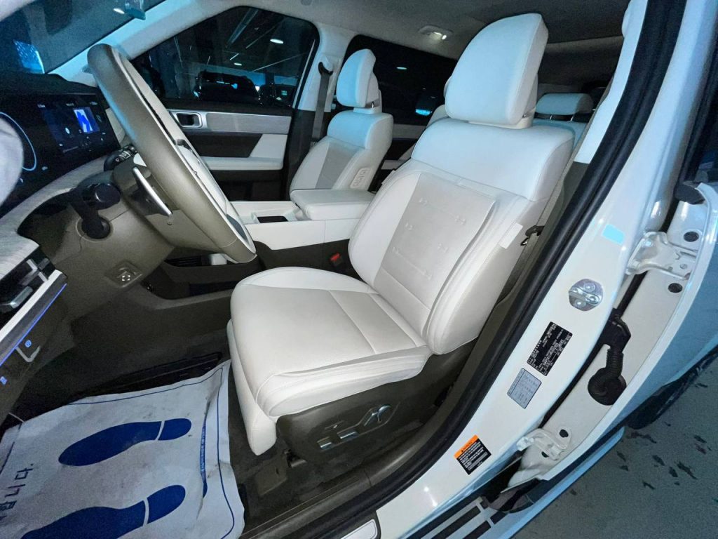 Hyundai SantaFe (MX5) 2.5T/4WD Calligraphy