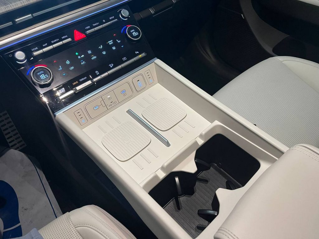 Hyundai SantaFe (MX5) 2.5T/4WD Calligraphy