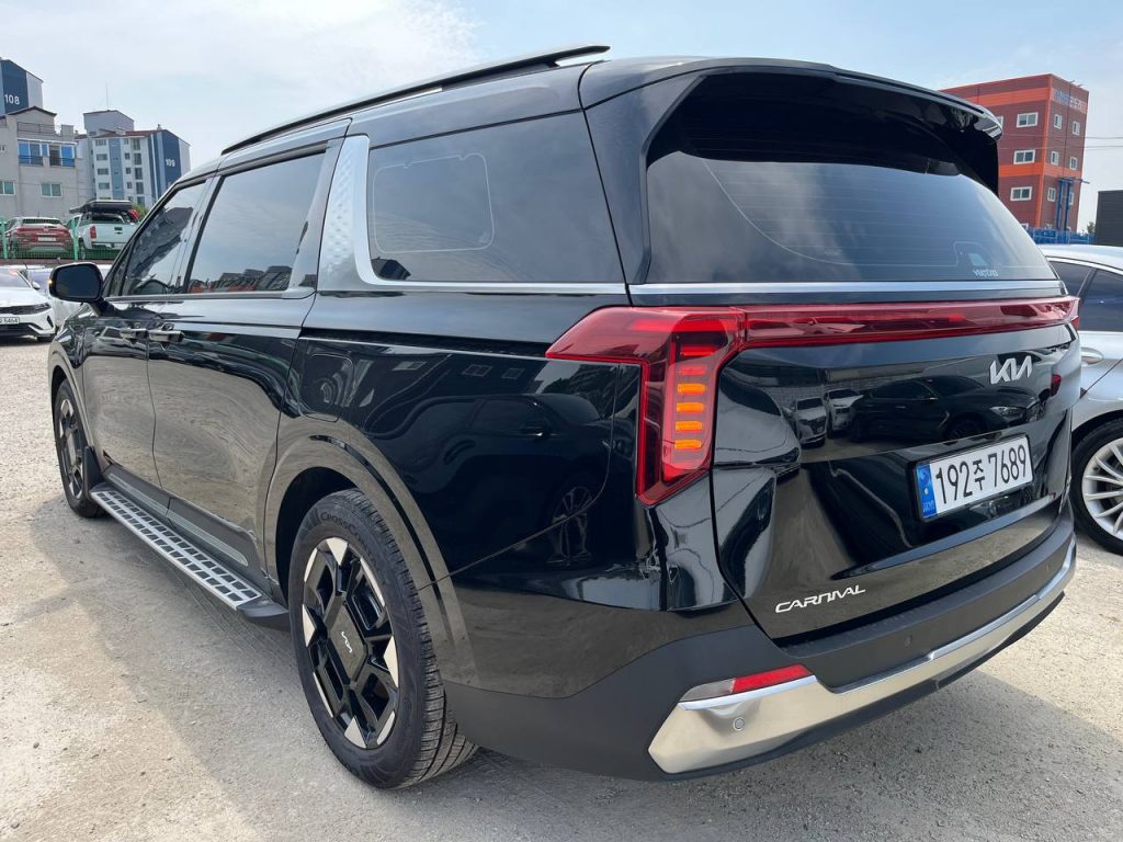 Kia The New Carnival 4gen 9-seater Signature