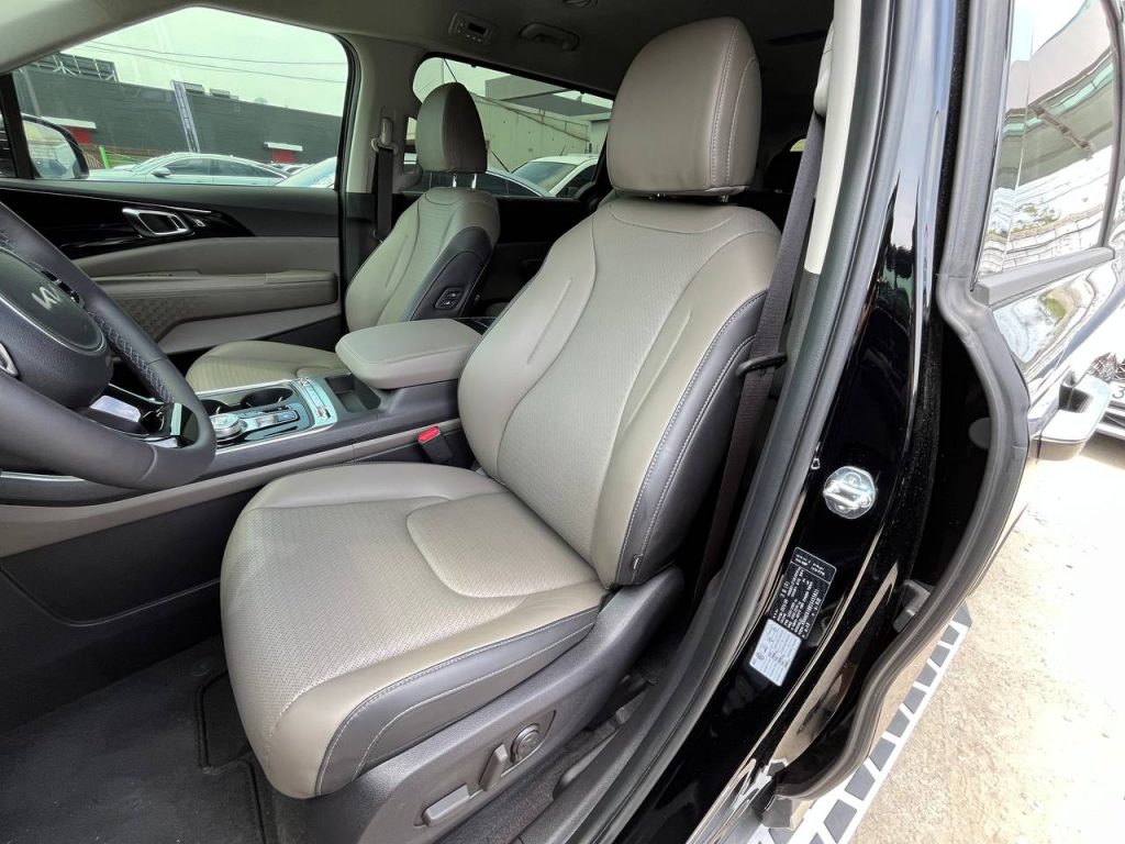 Kia The New Carnival 4gen 9-seater Signature