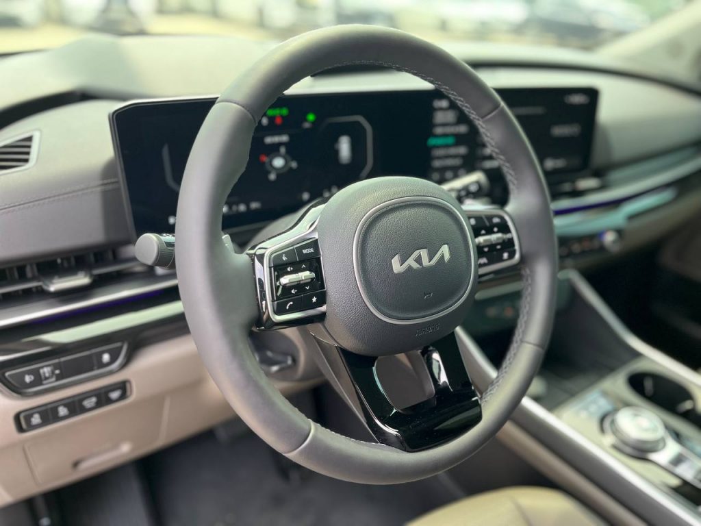 Kia The New Carnival 4gen 9-seater Signature