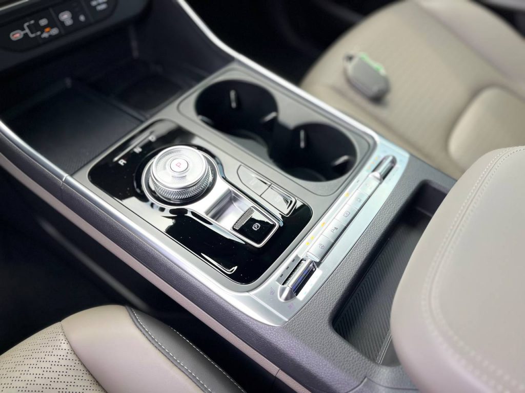 Kia The New Carnival 4gen 9-seater Signature