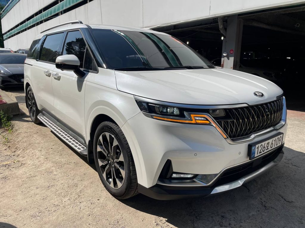 Kia Carnival 4 gen. 9-seater Noblesse