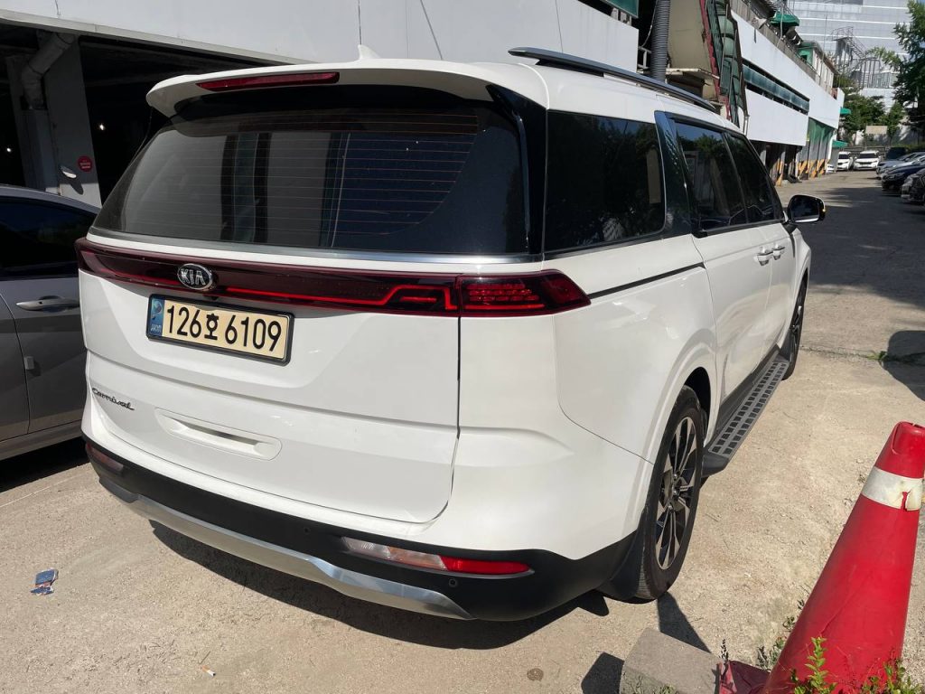 Kia Carnival 4 gen. 9-seater Noblesse