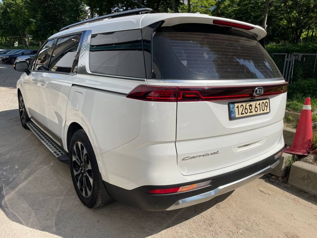 Kia Carnival 4 gen. 9-seater Noblesse