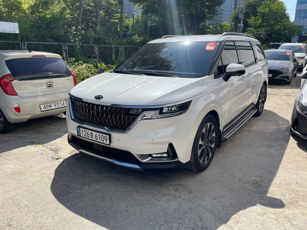 Kia Carnival 4 gen. 9-seater Noblesse