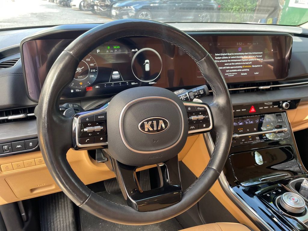 Kia Carnival 4 gen. 9-seater Noblesse