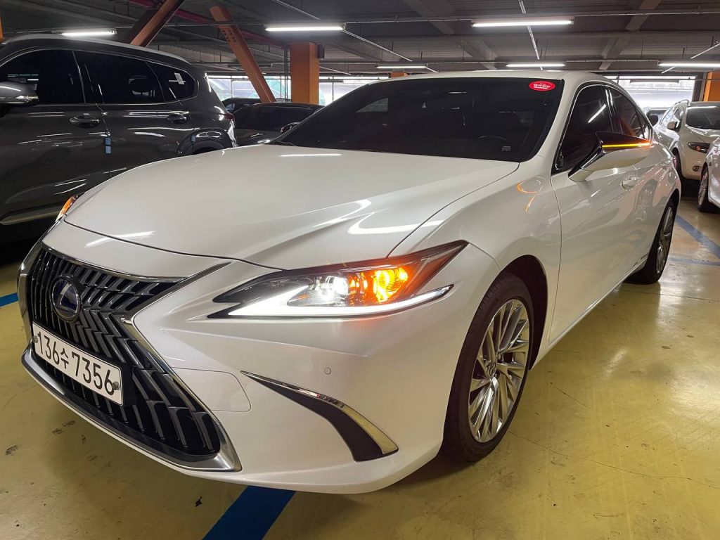 Lexus ES300h 7gen. HEV Luxury Plus