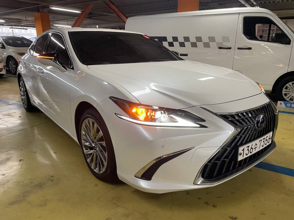 Lexus ES300h 7gen. HEV Luxury Plus
