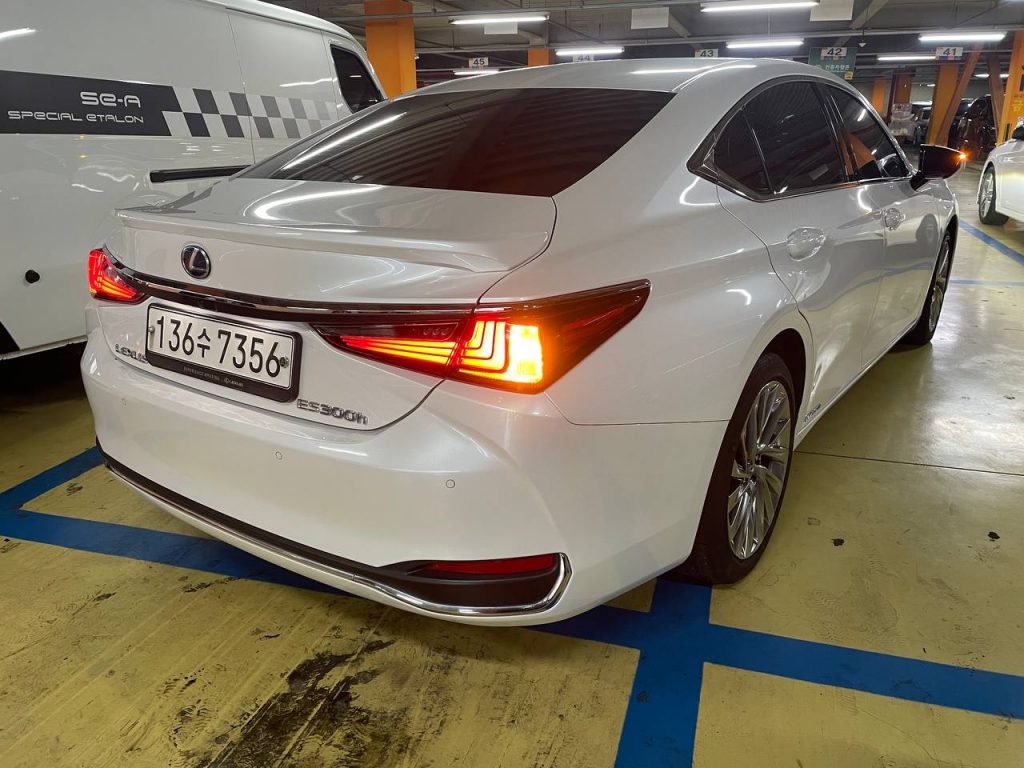 Lexus ES300h 7gen. HEV Luxury Plus
