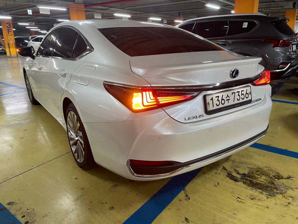 Lexus ES300h 7gen. HEV Luxury Plus