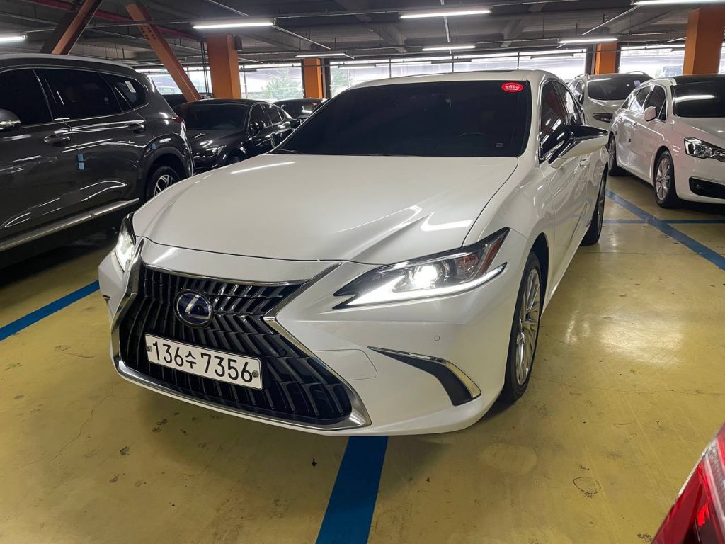 Lexus ES300h 7gen. HEV Luxury Plus