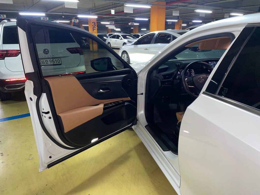 Lexus ES300h 7gen. HEV Luxury Plus
