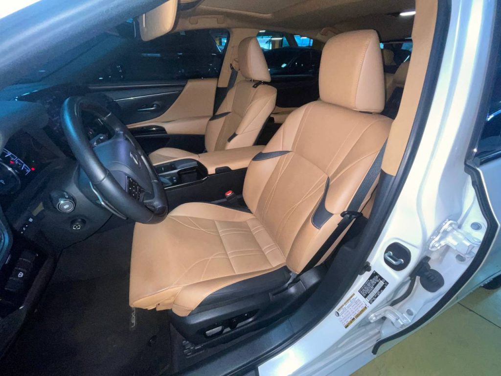Lexus ES300h 7gen. HEV Luxury Plus