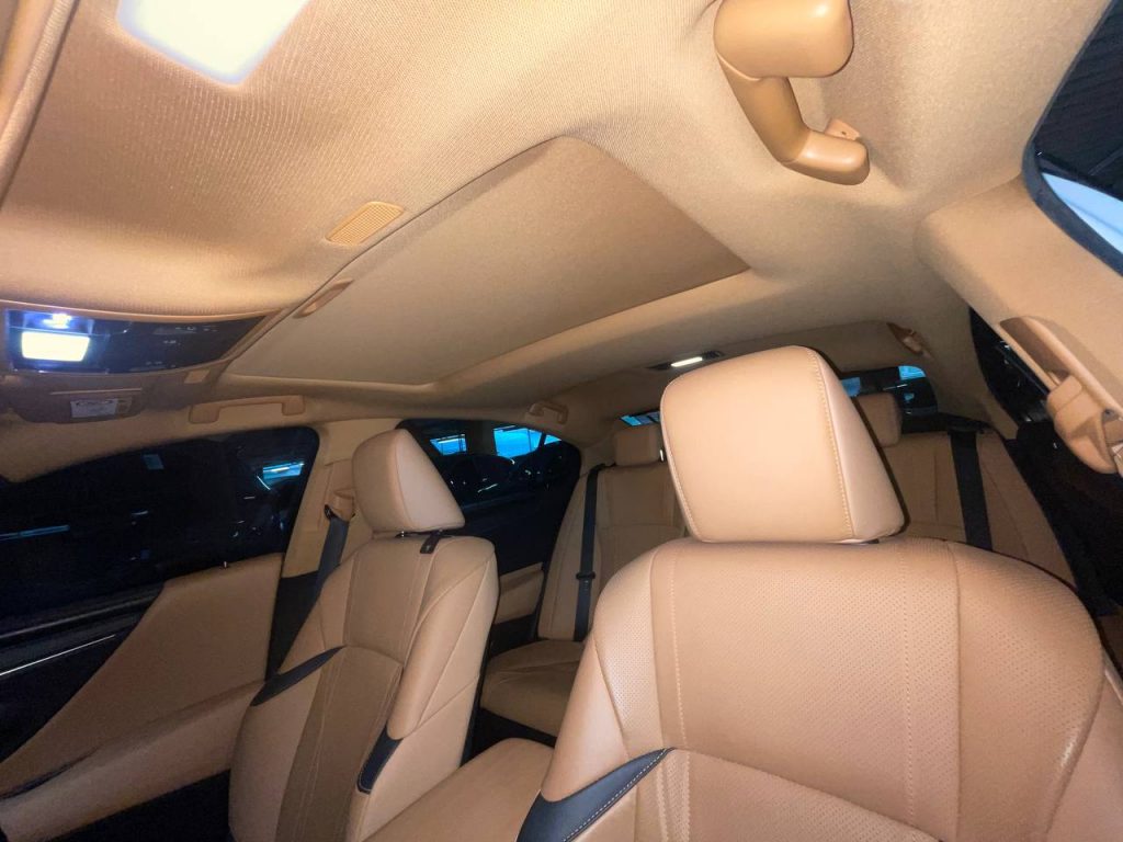 Lexus ES300h 7gen. HEV Luxury Plus