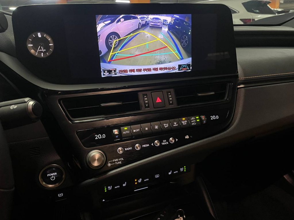 Lexus ES300h 7gen. HEV Luxury Plus