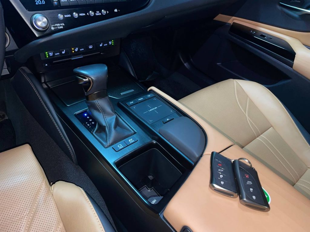 Lexus ES300h 7gen. HEV Luxury Plus
